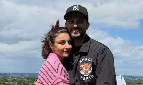 Soha Ali Khan shares romantic moments with Kunal Kemmu through daughter Inaaya’s lens