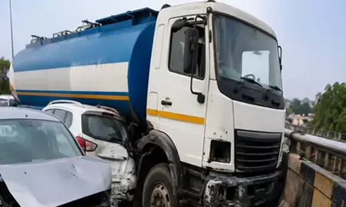 Four injured as Civic tanker runs amok on Indore bridge; brake failure suspected