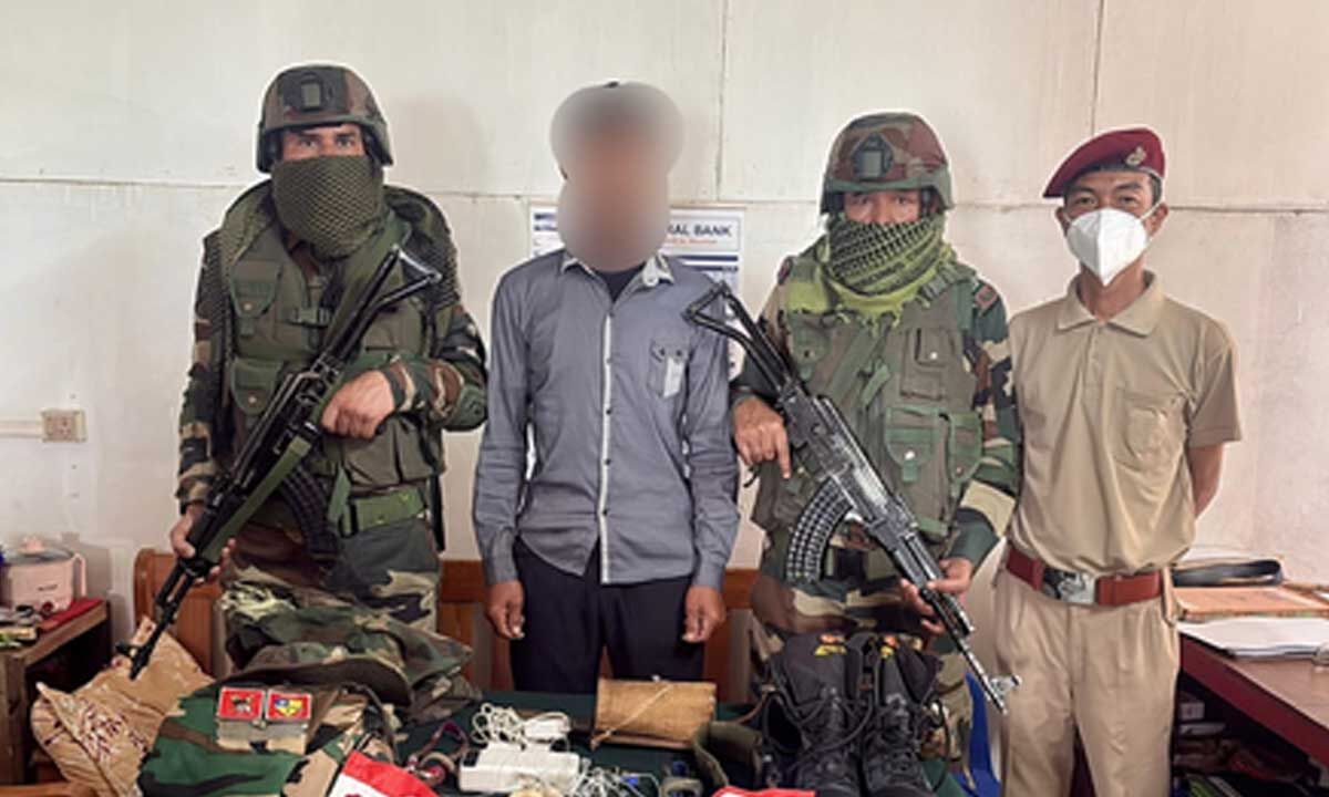 Assam Rifles seize foreign cigarettes valued at Rs 11.25 crore; nab Myanmar militant in Mizoram