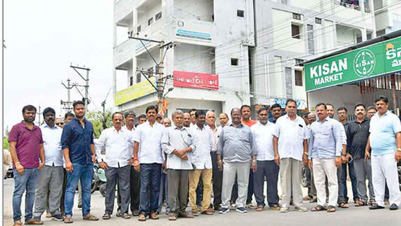 Teachers’ Colony opposes telecom tower construction in Balapur
