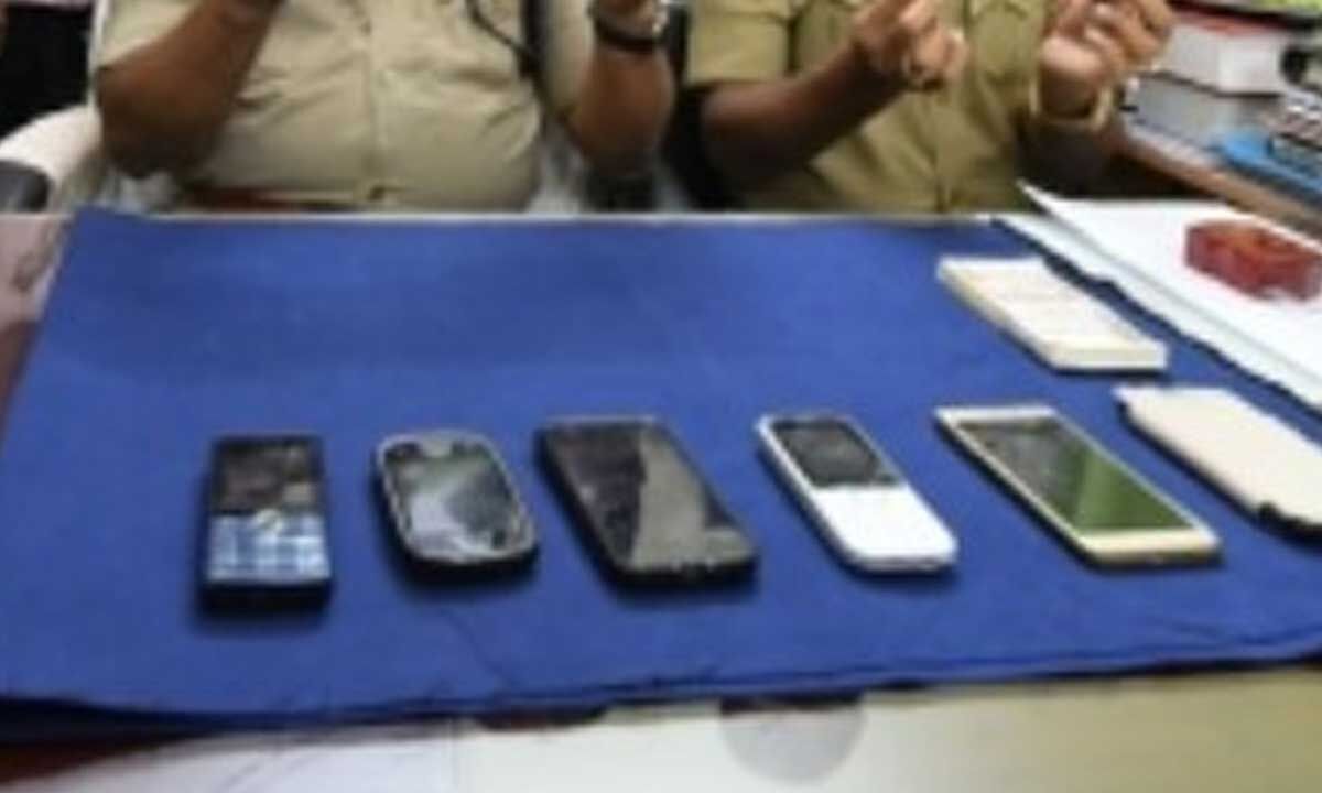 Delhi Police recovers 168 lost mobiles in 15 days under 'Operation Vishwas'