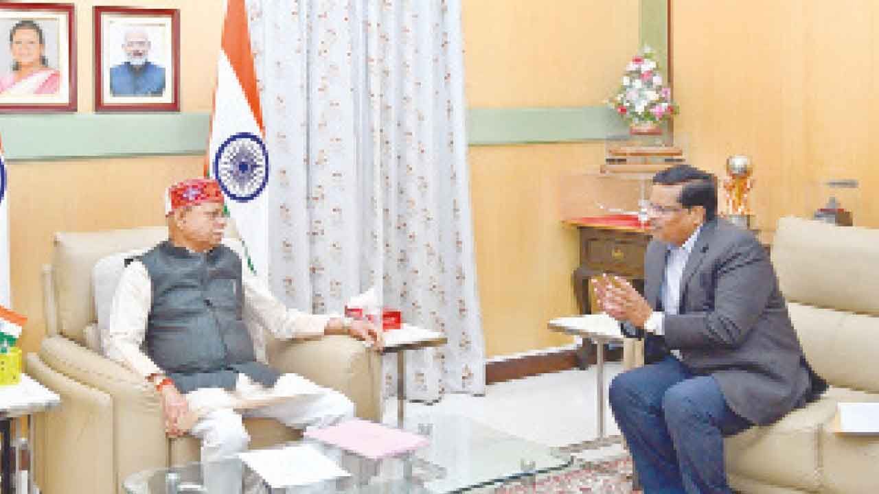 Governor backs major curriculum overhaul in TG universities