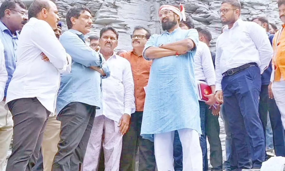 Minister Uttam Gives New Hope For Water starved Krishna Bank Villages minister-uttam-gives-new-hope-for-water-starved-krishna-bank-villages