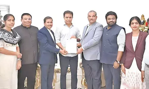 TG HC advocates’ assn meets KTR, seeks fair representation in appointment of judges