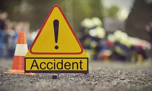 Four killed after vehicle rams parked lorry