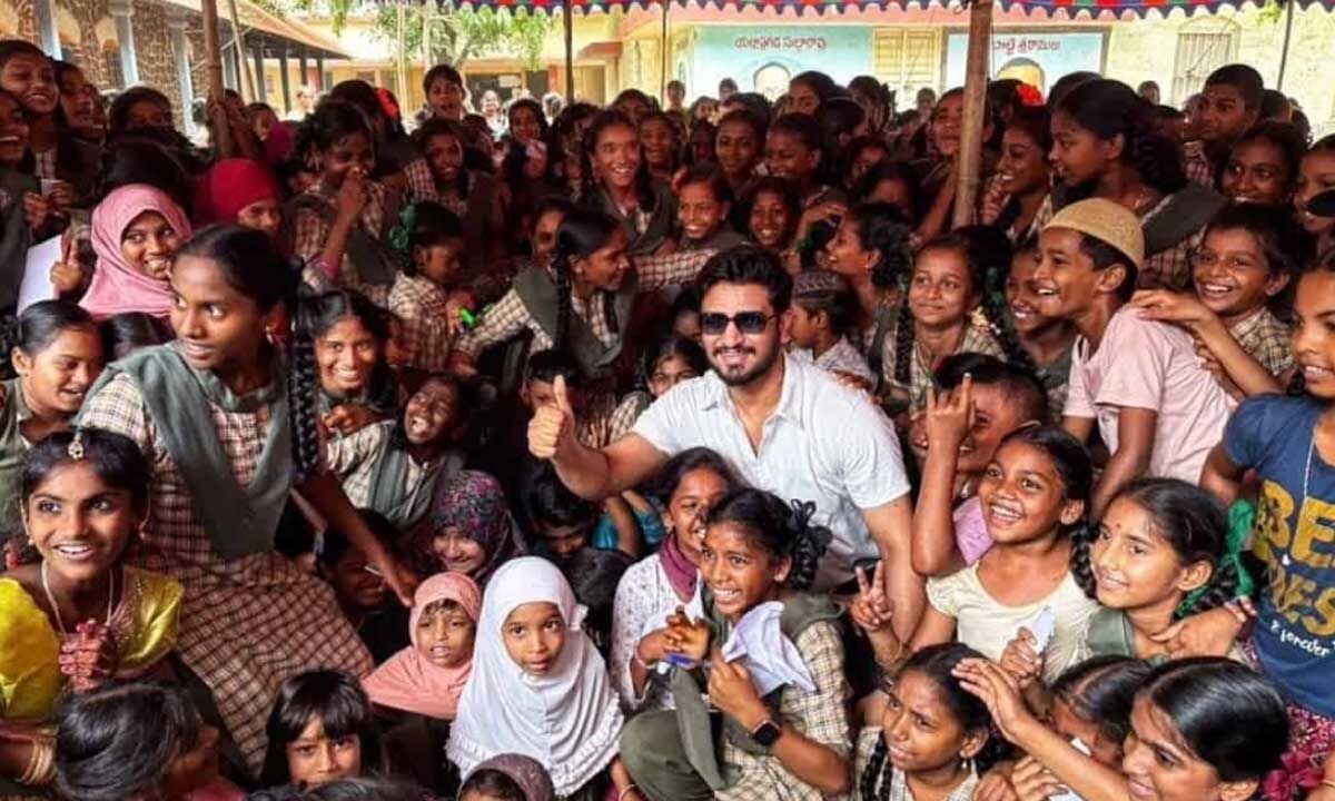 Nikhil distributes school kits to 1000 students in Bhimavaram