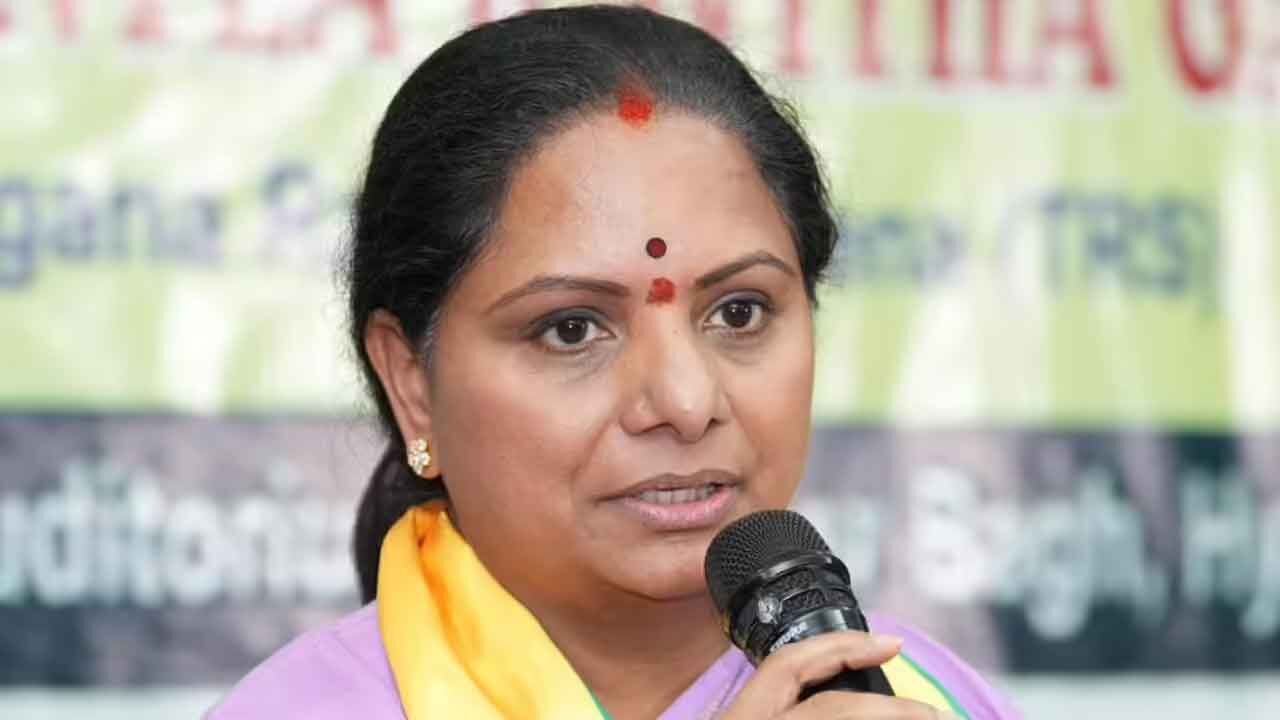 Kavitha fires Rs 1.4K-cr fund salvo against BRS