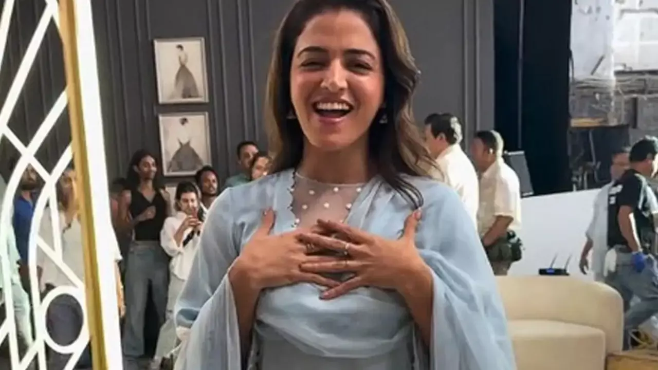 Wamiqa Gabbi meets childhood favourite Madhuri Dixit, calls it a ‘magical moment’ Wamiqa Gabbi meets childhood favourite Madhuri Dixit, calls it a ‘magical moment’