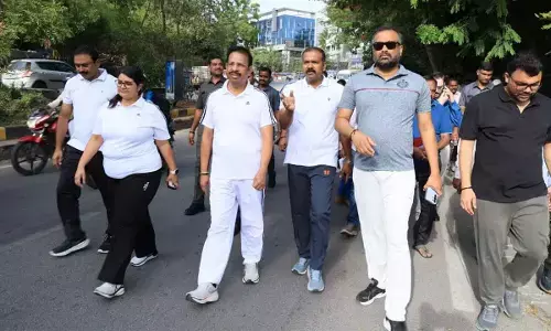 Police, civic officials review KBR one-way traffic plan