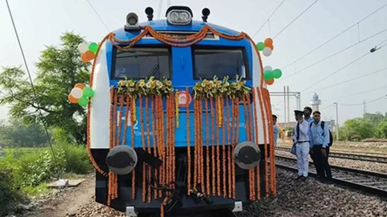 https://assets.thehansindia.com/h-upload/2026/07/17/1678357-train.webp