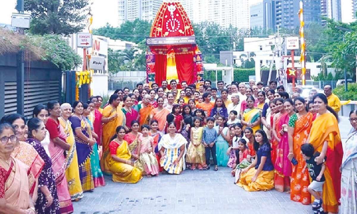 Thousands join Jagannatha Ratha Yatra as sacred chariot rolls in city