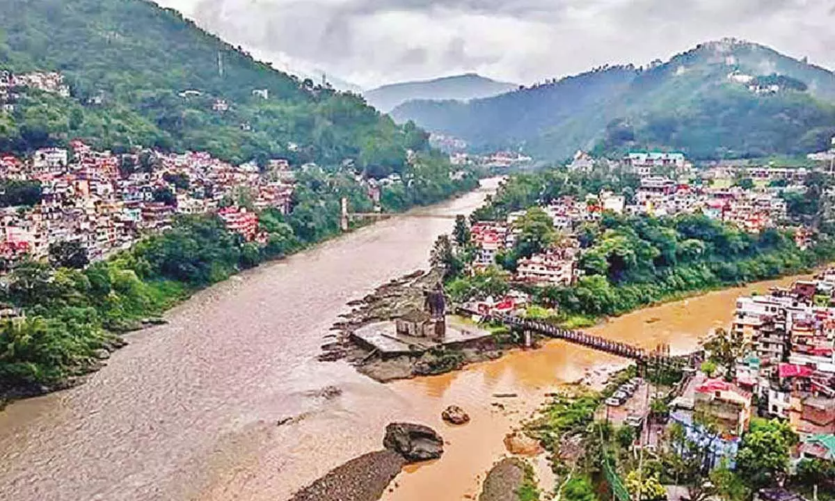 Red alert issued for heavy rains in HP
