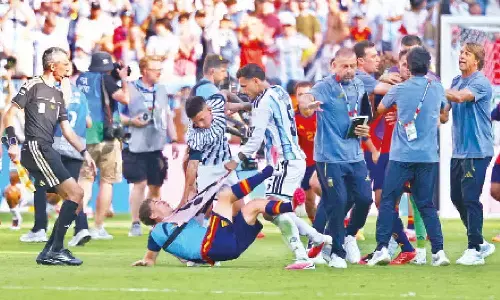 FIFA probes Argentina tiff with Spain
