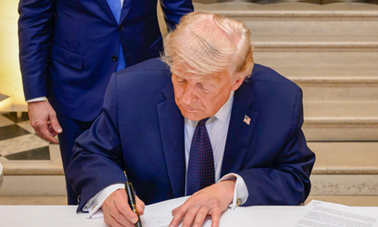 Trump Tightens Control Over Critical Minerals Under Defence Act