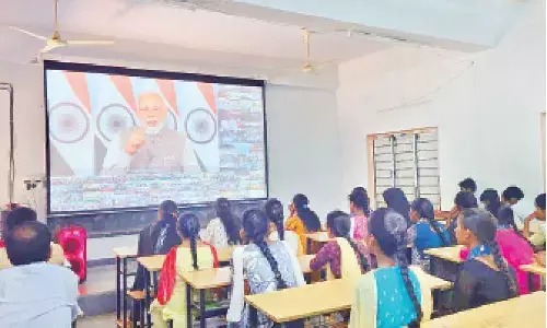 Government Arts and Commerce Degree College organized a ‘Nasha Mukt Bharat’ (Drug-Free India) awareness programme on Sunday