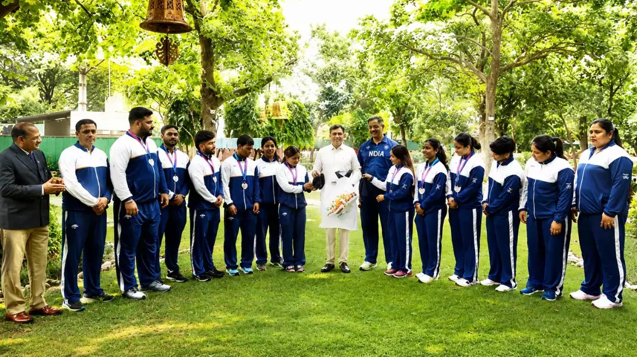 Sports Min Mandaviya felicitates CWG 2026 weightlifting medallists with cash rewards