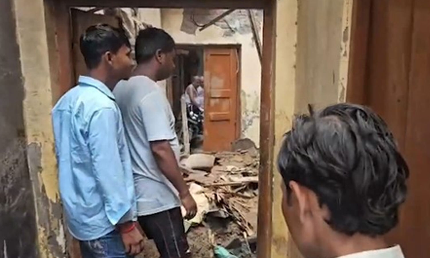 Delhi couple killed after roof collapses in New Usmanpur; child survives
