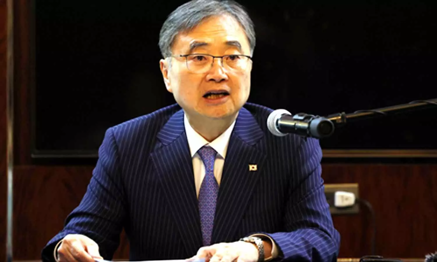 South Koreas Foreign Minister Cho Hyun South Koreas Foreign Minister Cho Hyun