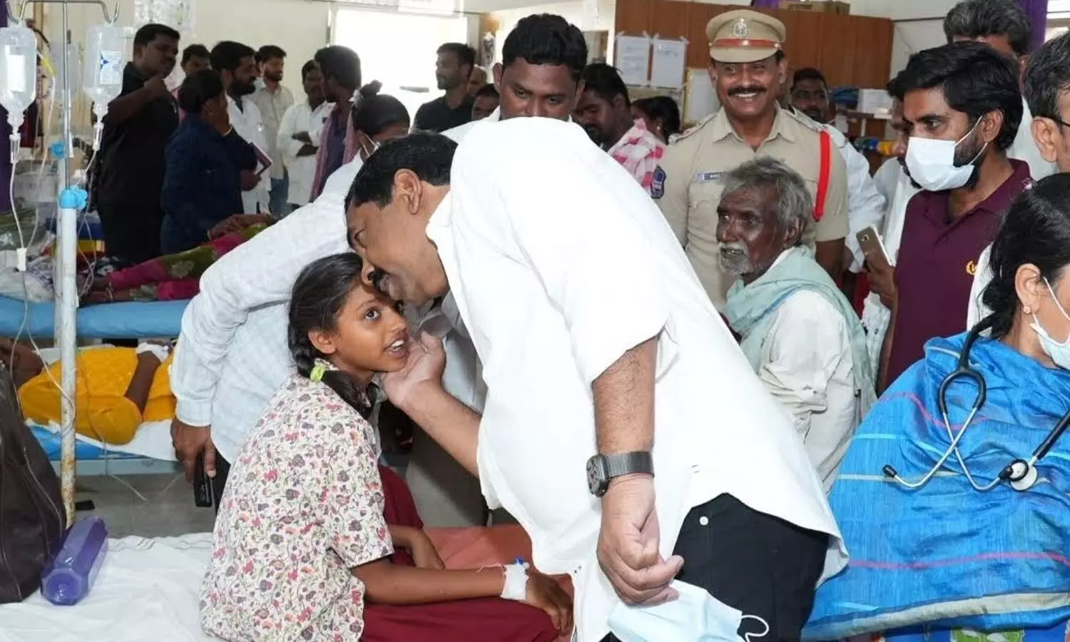 MLA KR Nagaraju visits ailing tribal hostel students, assures better care MLA KR Nagaraju visits ailing tribal hostel students, assures better care