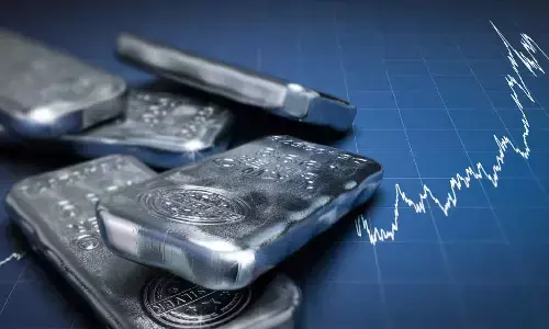Silver futures climb on high bets