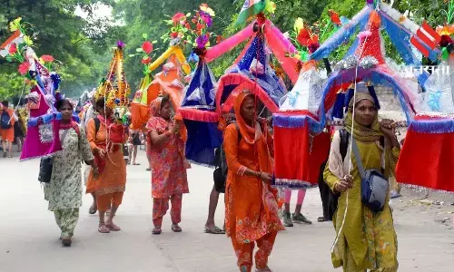 Kanwariya gives birth to twins while returning from Haridwar