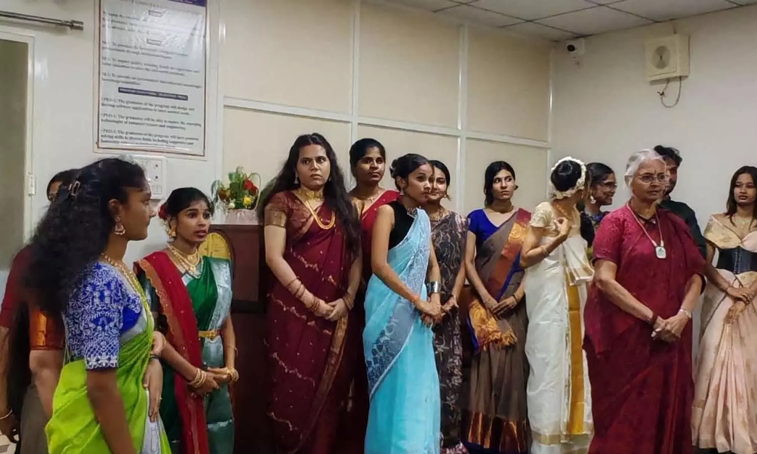 विजयवाड़ा: फैशन शो में हाथ से बुने कपड़ों का प्रदर्शन