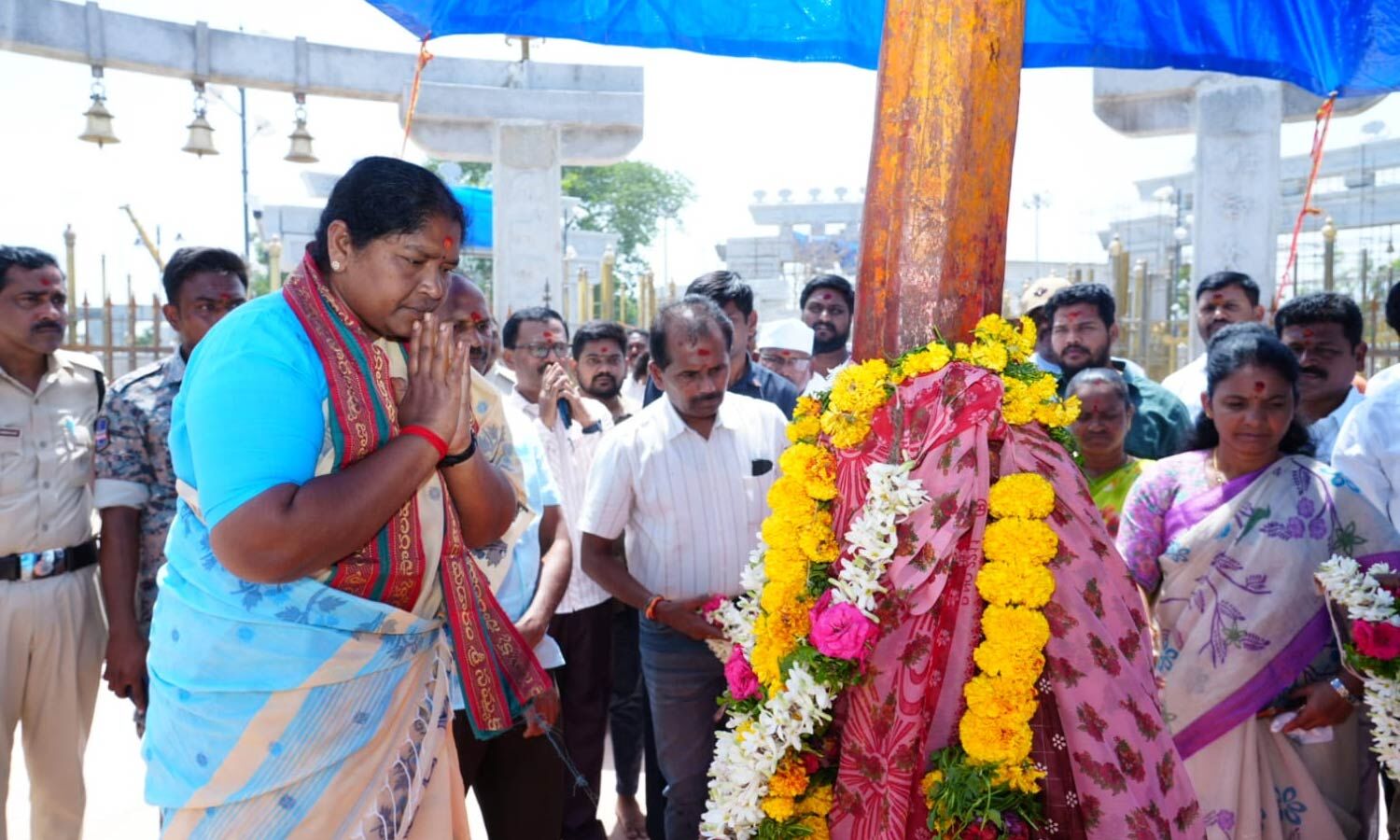 Minister Seethakka Visits Medaram Shrine, Reviews Arrangements for Chief Minister’s Tour