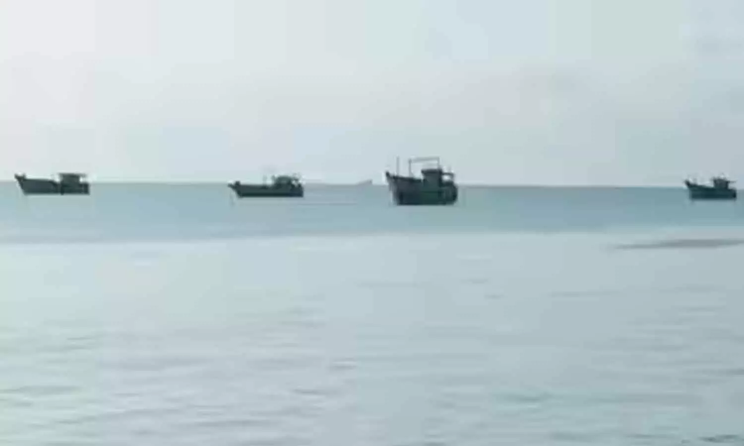 Massive search underway for 7 missing fishermen
