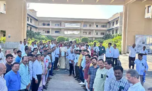 TGEJAC submits list of demands to Additional Collector (Revenue) JLB Hari Priya