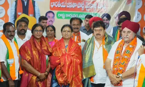 False propaganda spread among  minorities against BJP: Aruna