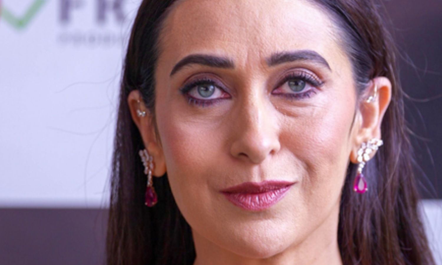 Karisma Kapoor Recalls Watching Zeenat Aman Shoot in Goa