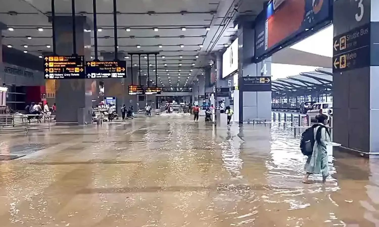 IGI Airport flooded after rain, 9 flights diverted