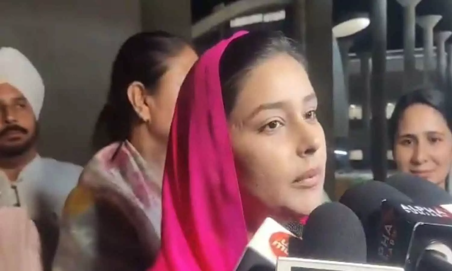 SAD women’s wing protests, demands FIR against CM’s wife SAD women’s wing protests, demands FIR against CM’s wife
