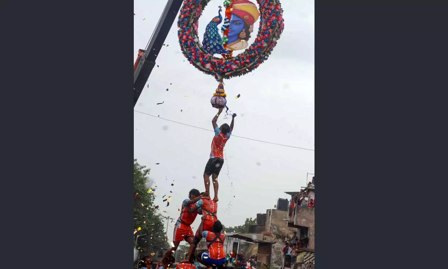 Tragic accidents mar Dahi Handi celebrations in Mumbai and Pune; 2 killed, over 110 injured Tragic accidents mar Dahi Handi celebrations in Mumbai and Pune; 2 killed, over 110 injured