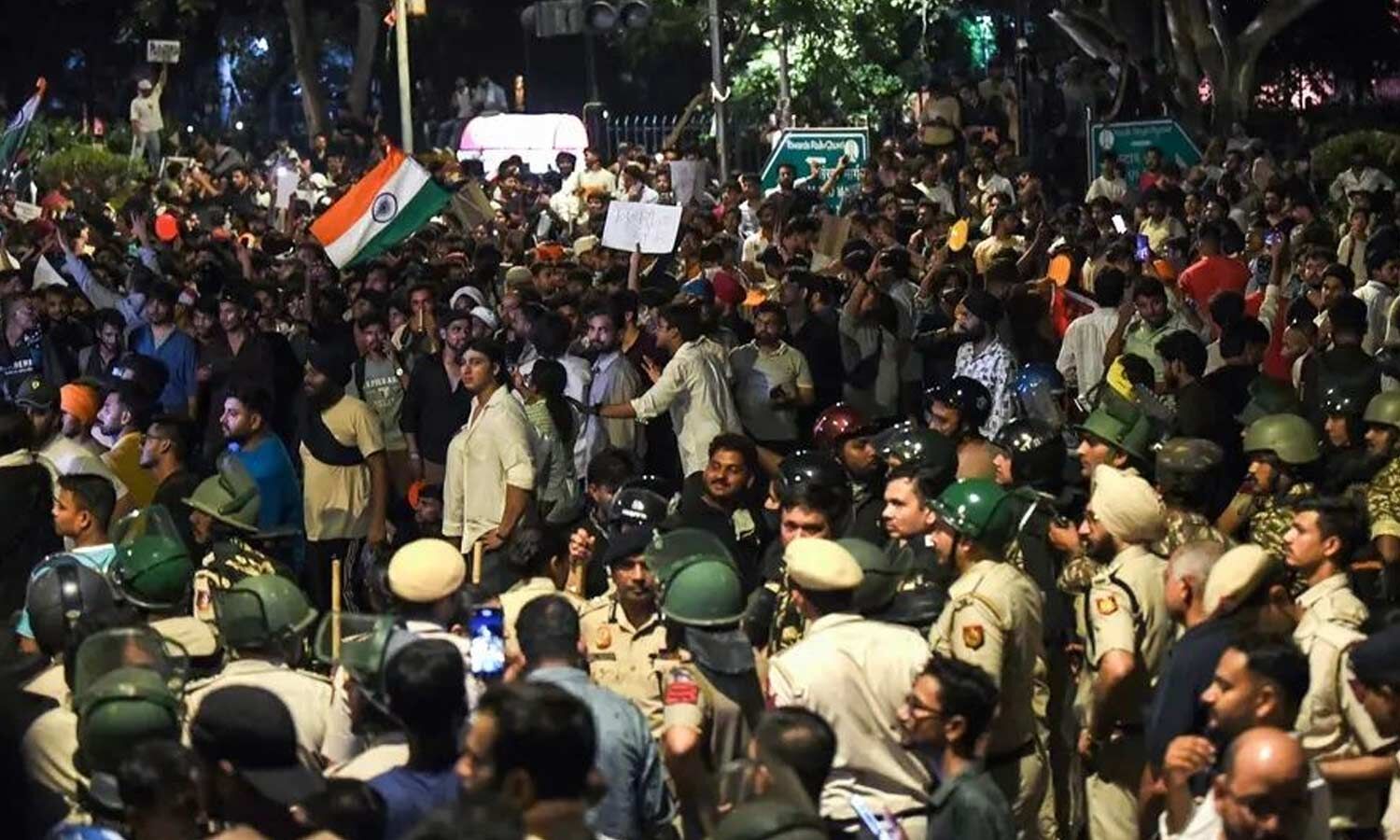 Government Probes Alleged Foreign Role in Student Protests