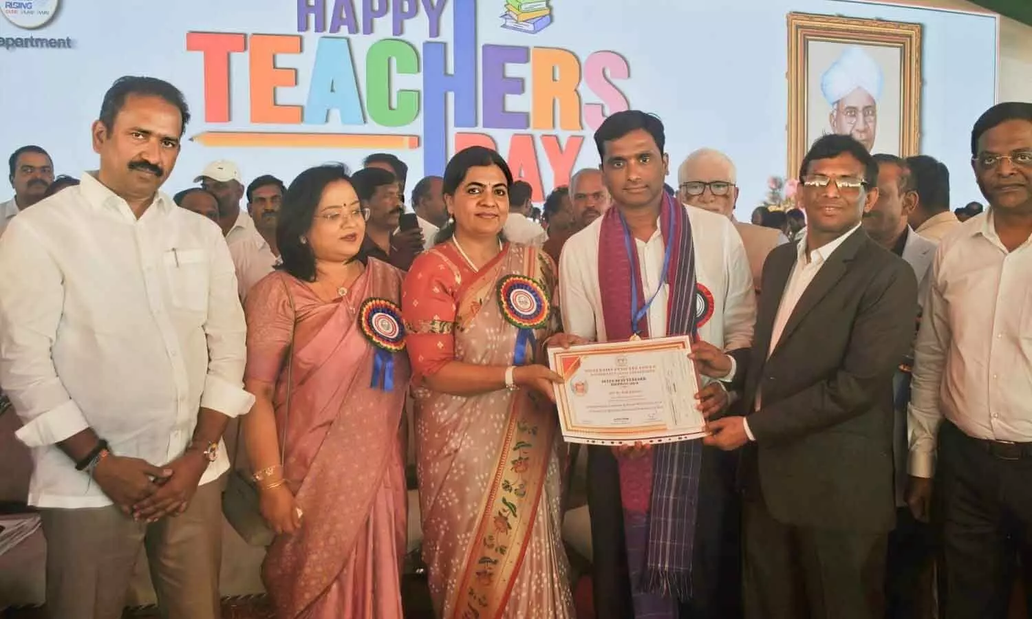 Palamuru Uni prof receives State ‘Best Teacher’ award Palamuru Uni prof receives State ‘Best Teacher’ award