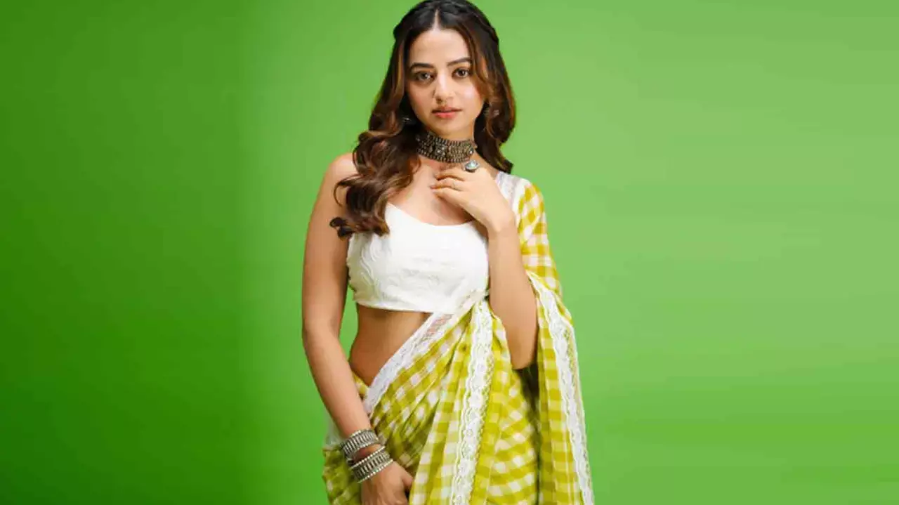 Actress Helly Shah Actress Helly Shah
