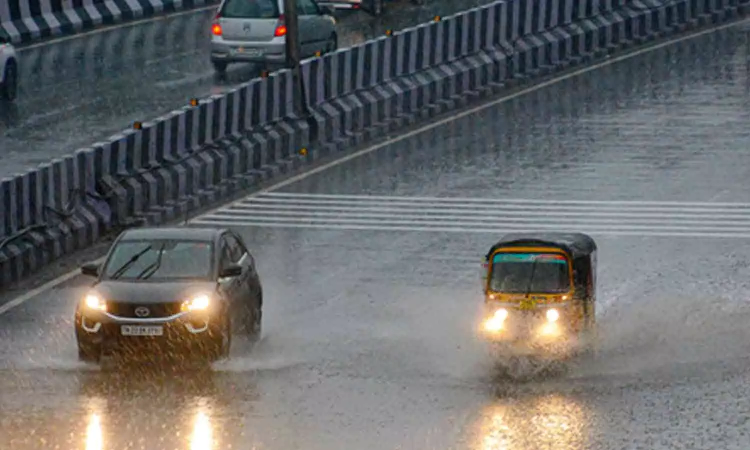 Rains forecast rains in 12 districts of Tamil Nadu today Rains forecast rains in 12 districts of Tamil Nadu today