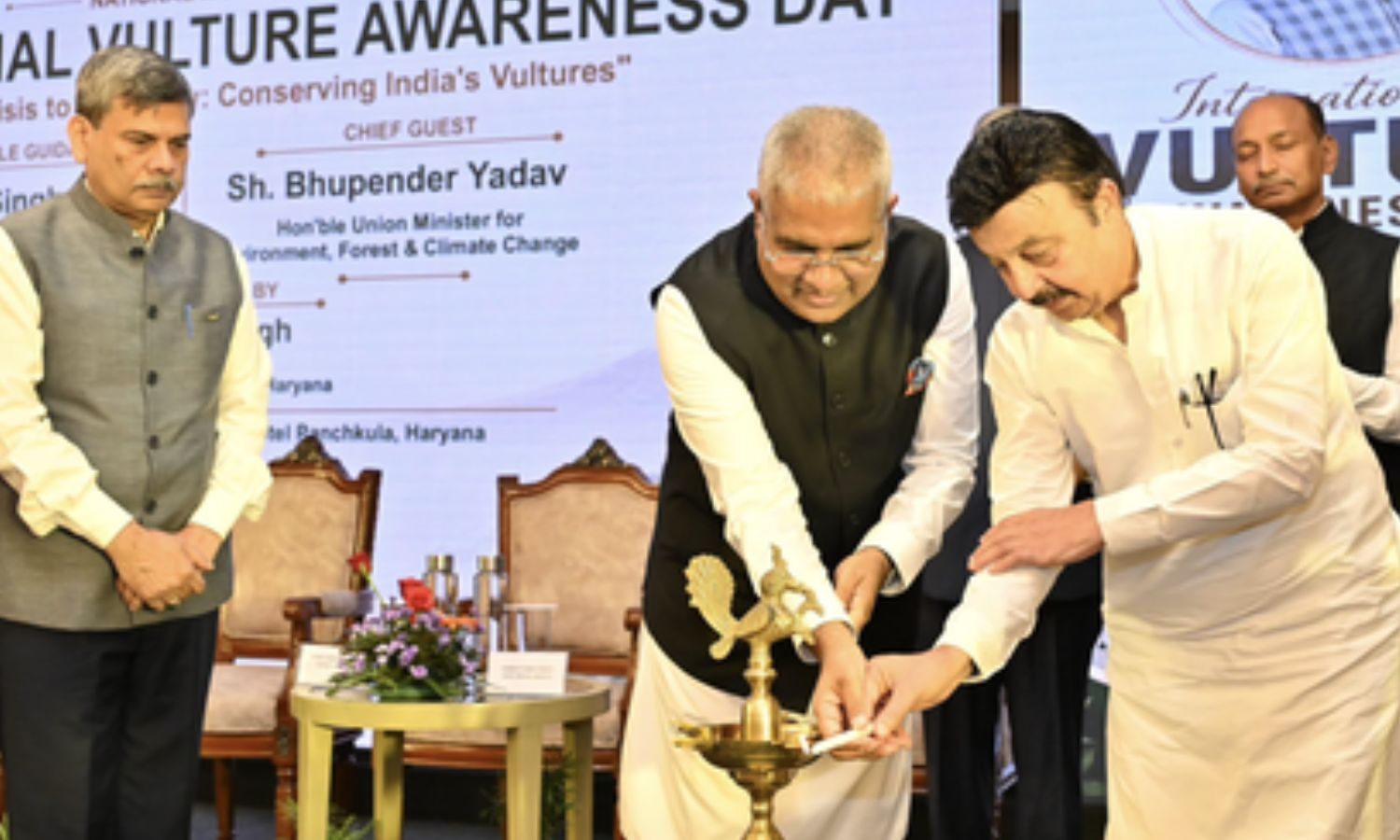 Bhupender Yadav Calls for More Vulture Safe Zones