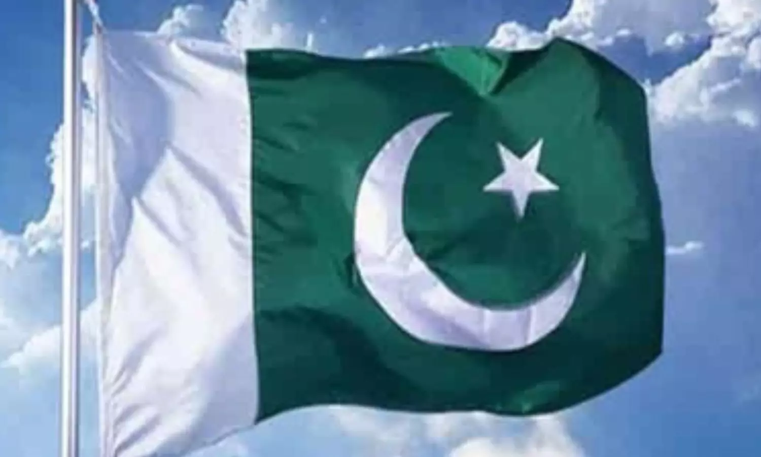A significant share of Pakistan’s foreign exchange earnings depends on overseas remittances A significant share of Pakistan’s foreign exchange earnings depends on overseas remittances