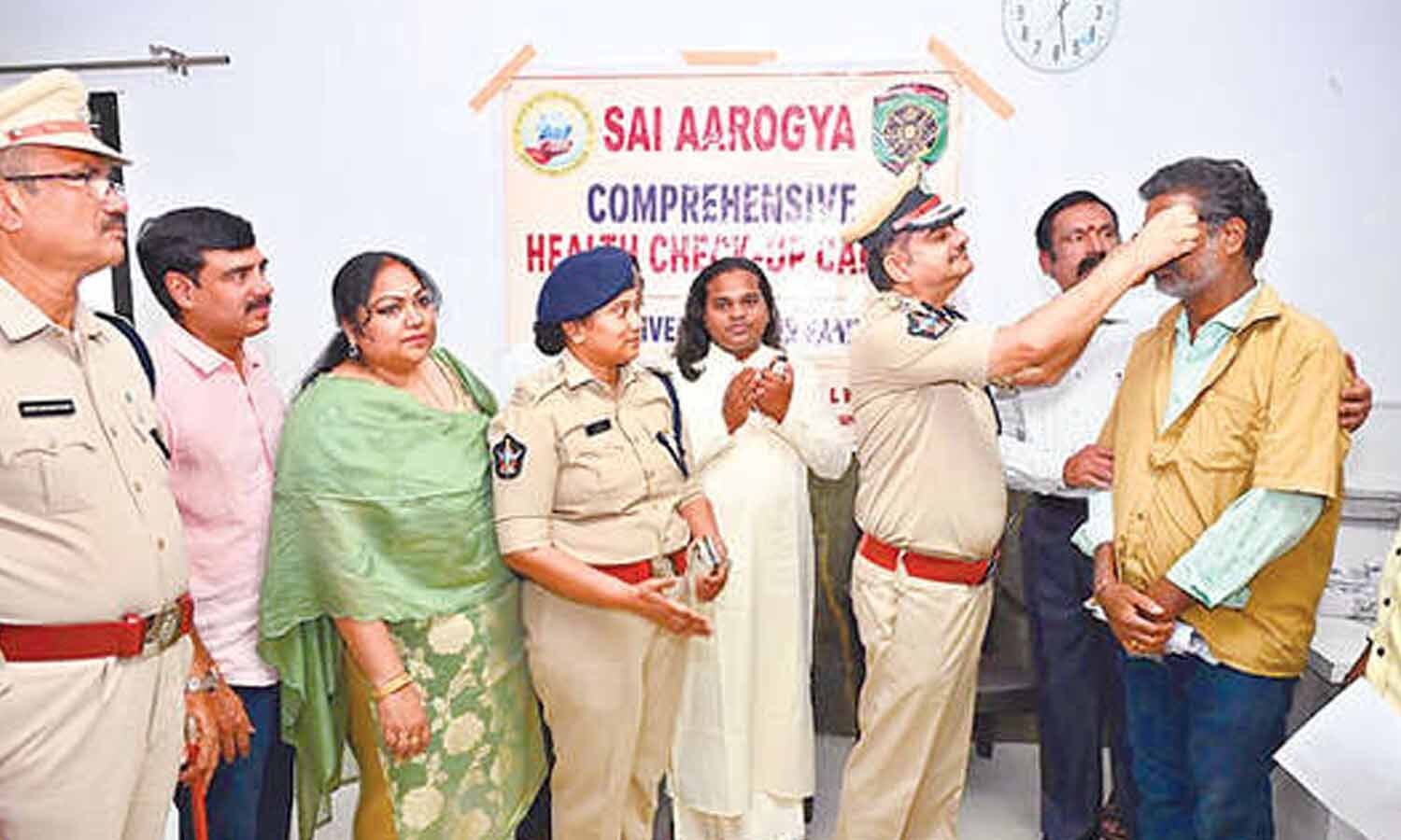Visakhapatnam Police Organise Free Medical Camp for Auto-Drivers