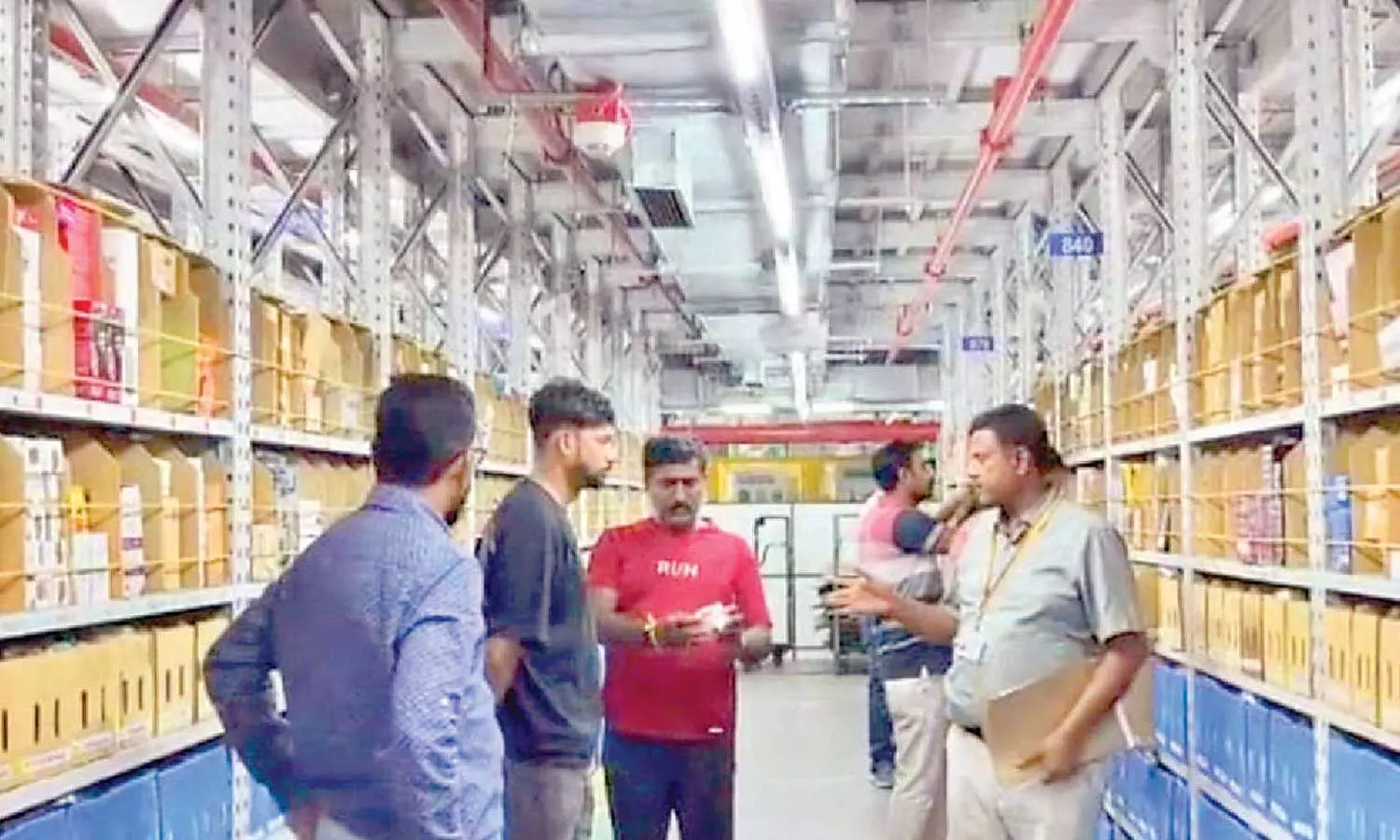FDA seizes Rs 4 lakh drugs in raids at Amazon-linked warehouses FDA seizes Rs 4 lakh drugs in raids at Amazon-linked warehouses