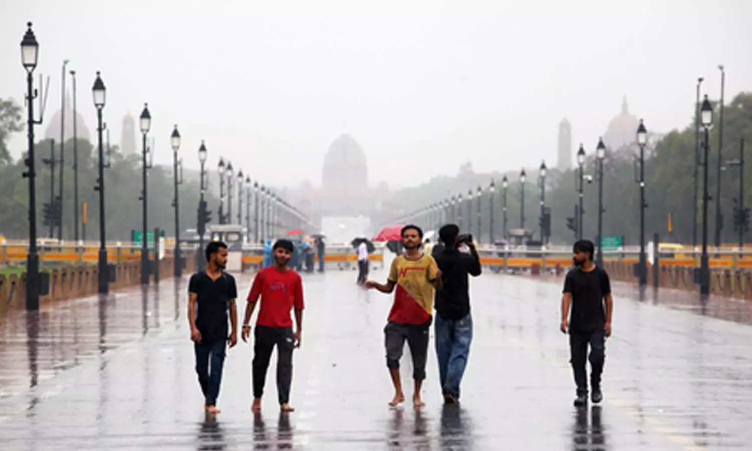 Delhi likely to receive more rain today; weather to turn drier from tomorrow Delhi likely to receive more rain today; weather to turn drier from tomorrow