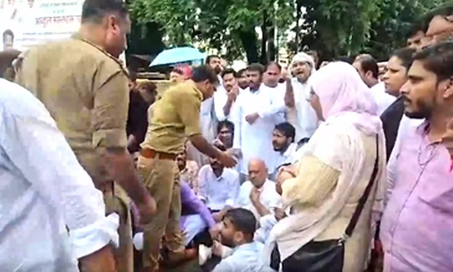 ASI team reaches Saharanpur to inspect well beneath demolished mosque, Oppn leaders allege police restrictions ASI team reaches Saharanpur to inspect well beneath demolished mosque, Oppn leaders allege police restrictions