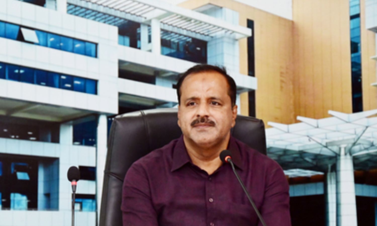 Karnataka 108 Ambulance Drivers Set 15-Day Deadline Over Demands