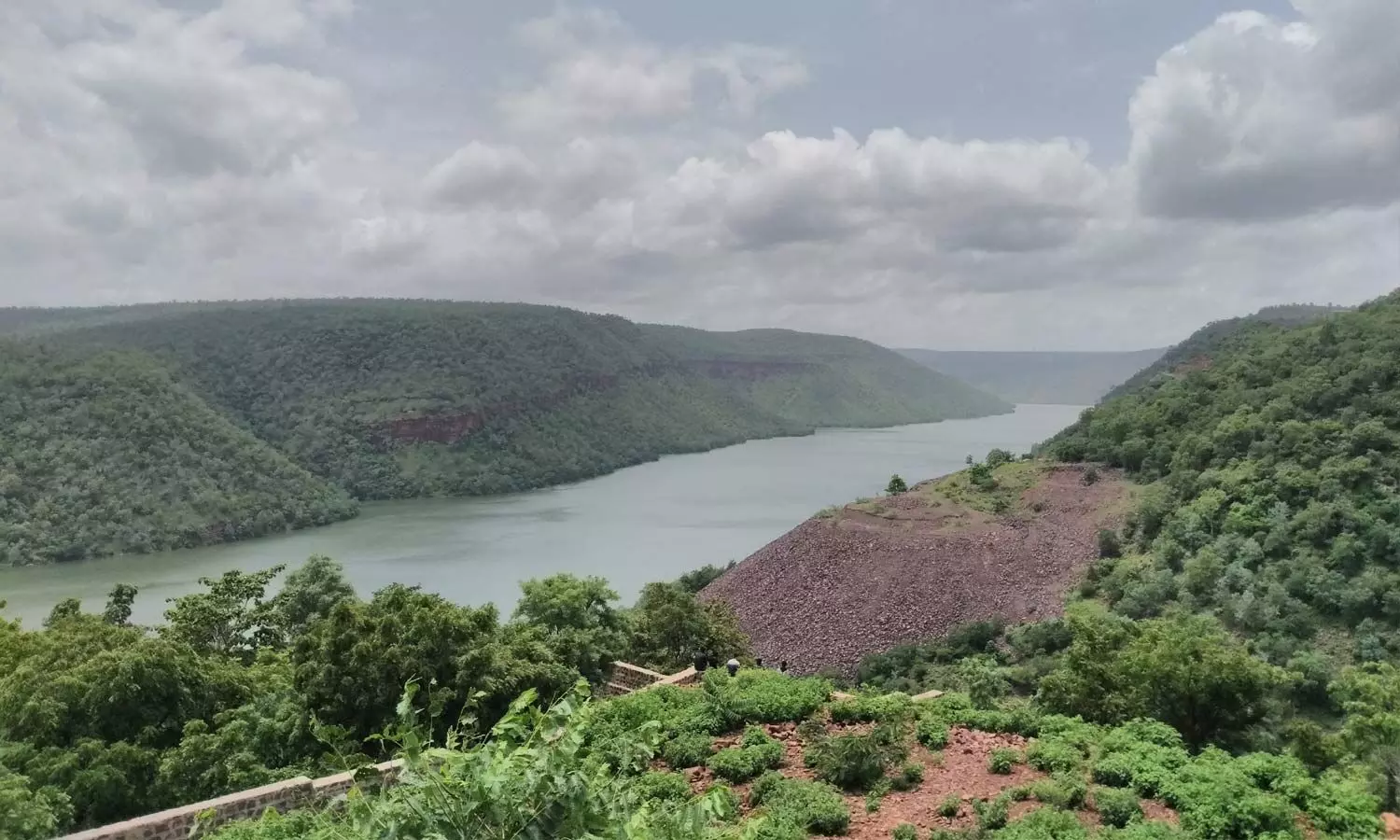 TG, AP spar over K-G water sharing in Delhi TG, AP spar over K-G water sharing in Delhi