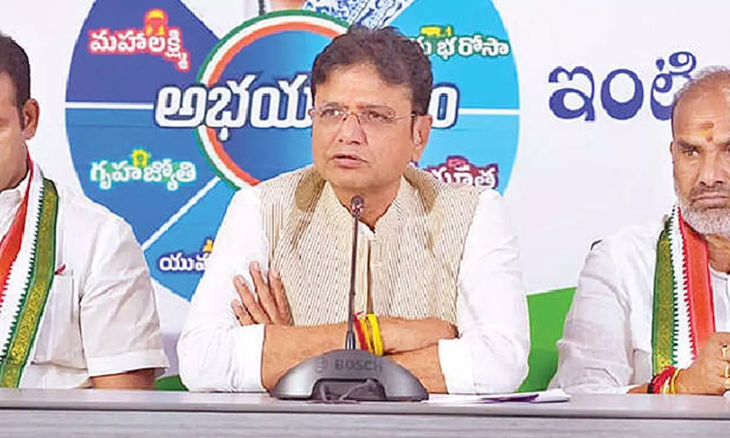Sridhar Babu defends ban on T-shirts with slogans Sridhar Babu defends ban on T-shirts with slogans