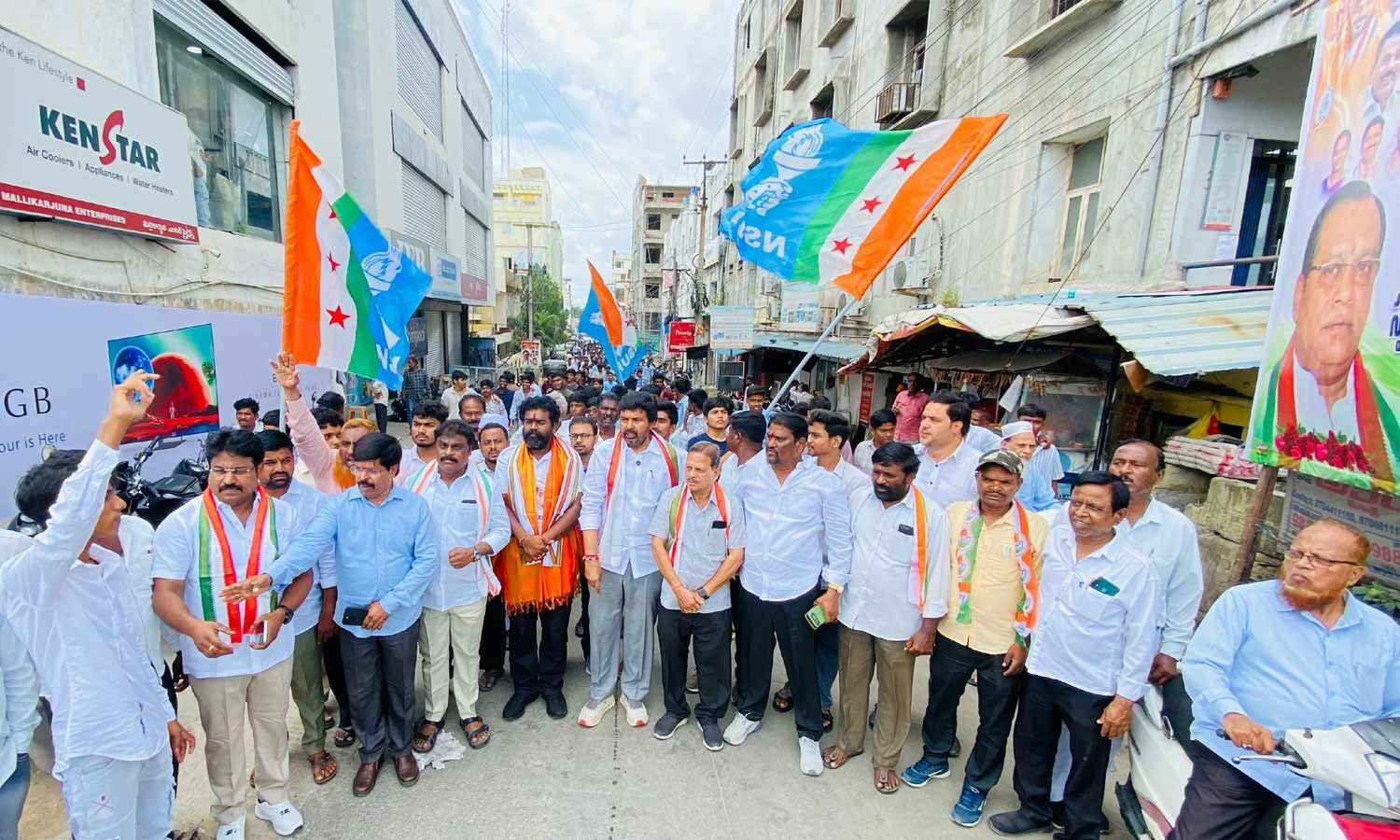‘RaGa for India’ Padayatra Reaches Mahabubnagar, Draws Congress Support