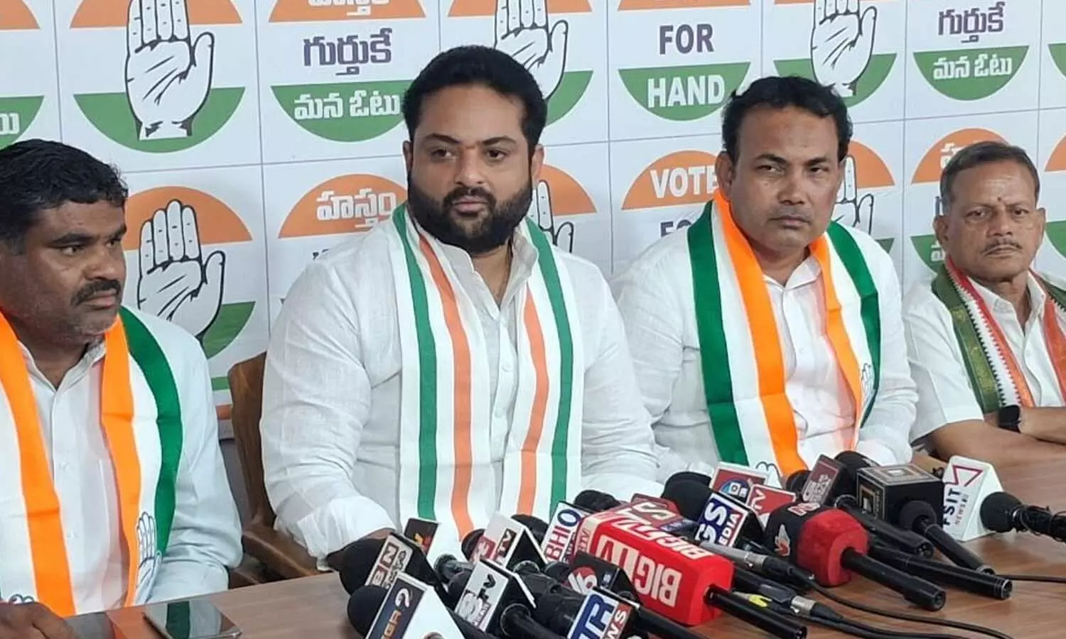 BRS resorting to publicity stunts to mislead people: Congress BRS resorting to publicity stunts to mislead people: Congress
