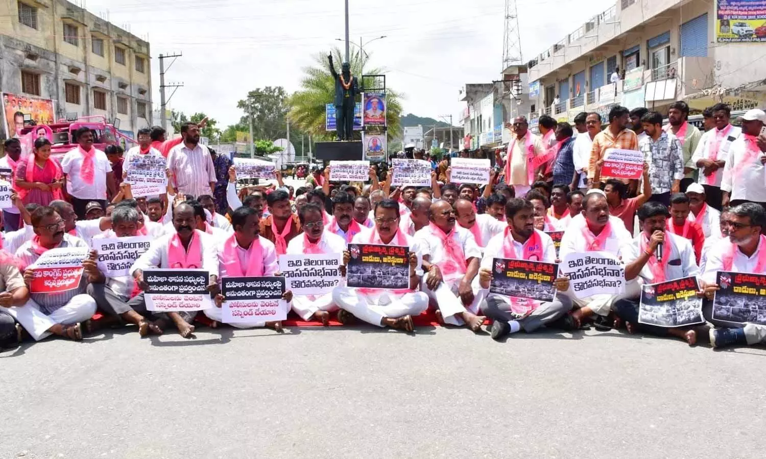 Arrested MLCs must be released unconditionally: Singireddy Arrested MLCs must be released unconditionally: Singireddy
